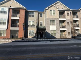 50 Roosevelt Avenue 4305, Carteret, NJ 07008