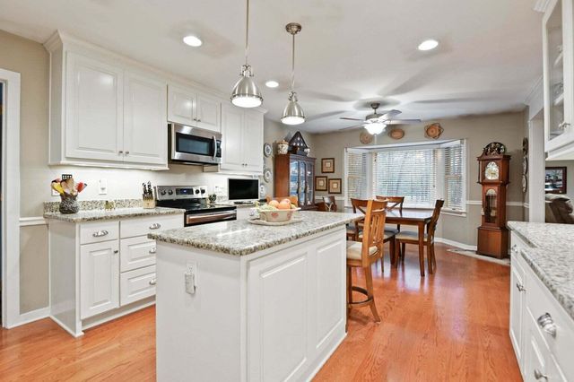 302 Summerset Lane, Summerville, SC 29483