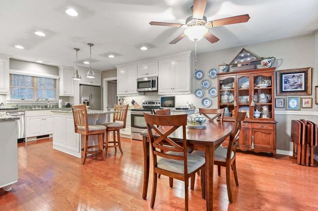 302 Summerset Lane, Summerville, SC 29483