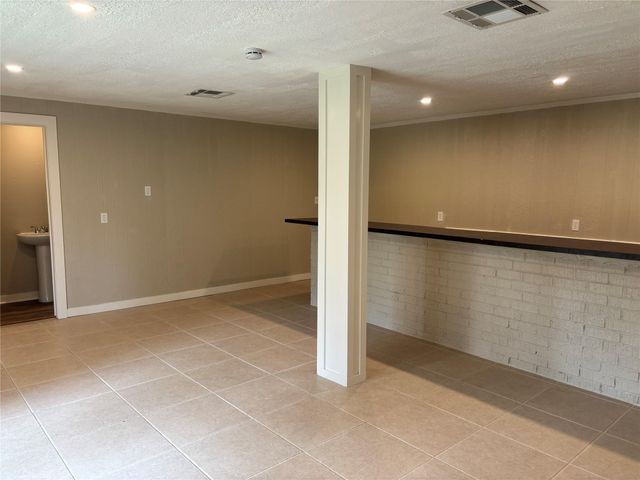 8049 Forest Hills Drive, Montgomery, TX 77316
