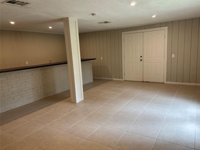 8049 Forest Hills Drive, Montgomery, TX 77316