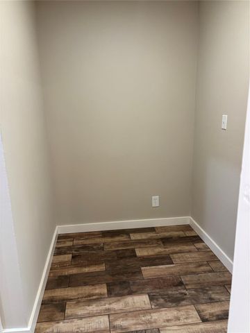 8049 Forest Hills Drive, Montgomery, TX 77316