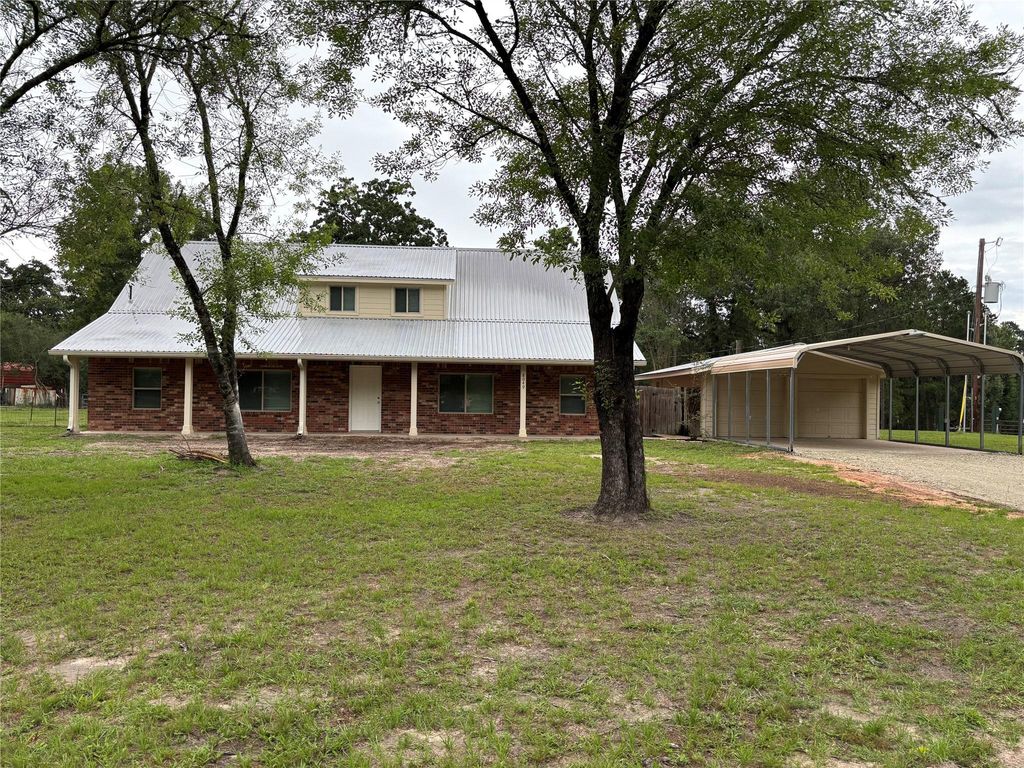 8049 Forest Hills Drive, Montgomery, TX 77316