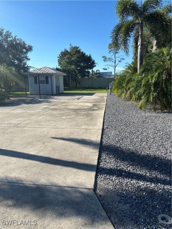 5890 Maplewood Ct., Fort Myers, FL 33905
