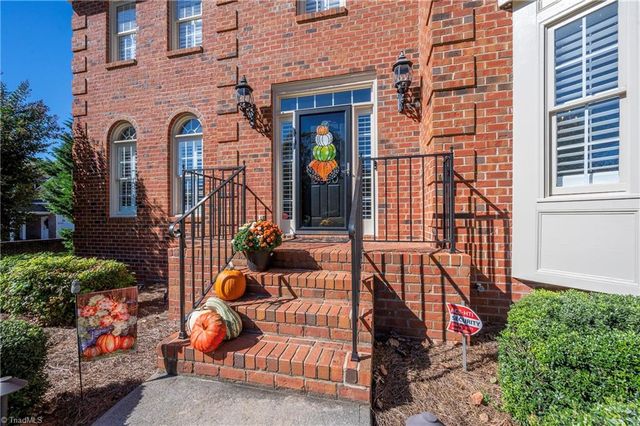 8930 Doubletree Lane, Clemmons, NC 27012