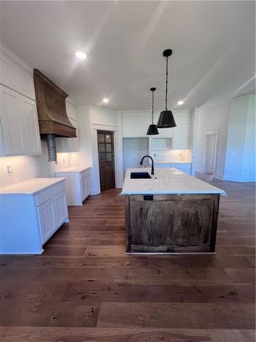 32282 W 165 Street, Gardner, KS 66030