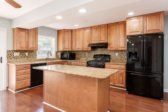 5087 Wilderness Trail, Rockford, IL 61114