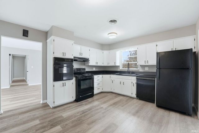 2535 Hoevelwood Drive, Fort Wayne, IN 46806