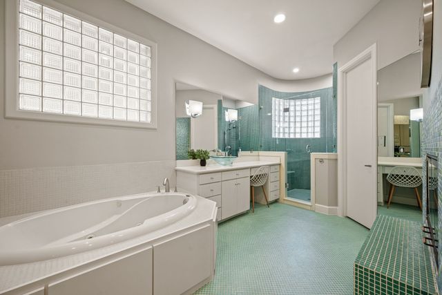 3028 Mountainview Court, Grapevine, TX 76051