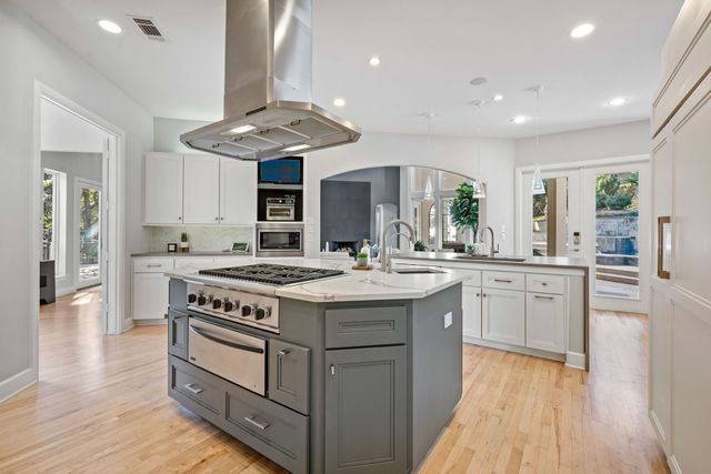 3028 Mountainview Court, Grapevine, TX 76051