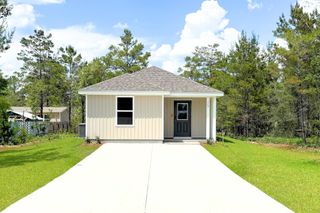115 E Tiger Lily Lane, Defuniak Springs, FL 32433