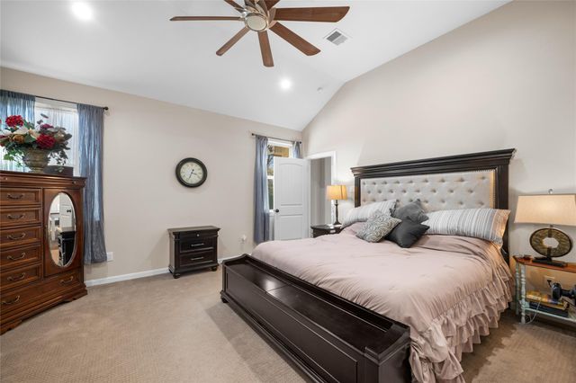 9467 Loop Road, Bellville, TX 77418