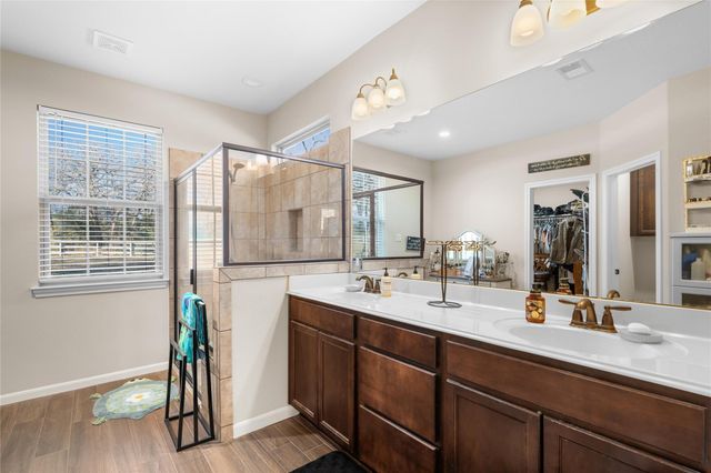 9467 Loop Road, Bellville, TX 77418