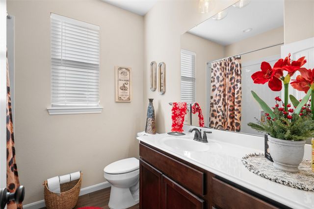 9467 Loop Road, Bellville, TX 77418