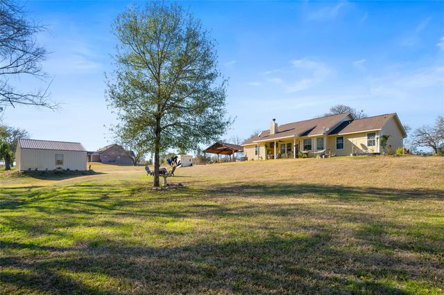 9467 Loop Road, Bellville, TX 77418