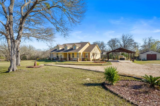 9467 Loop Road, Bellville, TX 77418