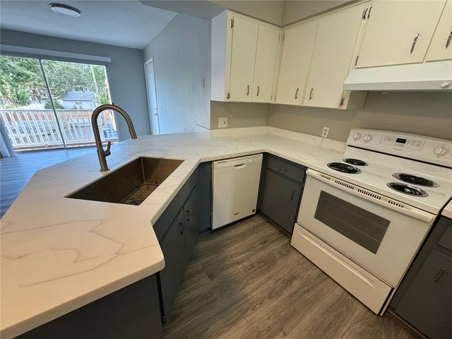 5201 S MACDILL AVENUE 207, Tampa, FL 33611