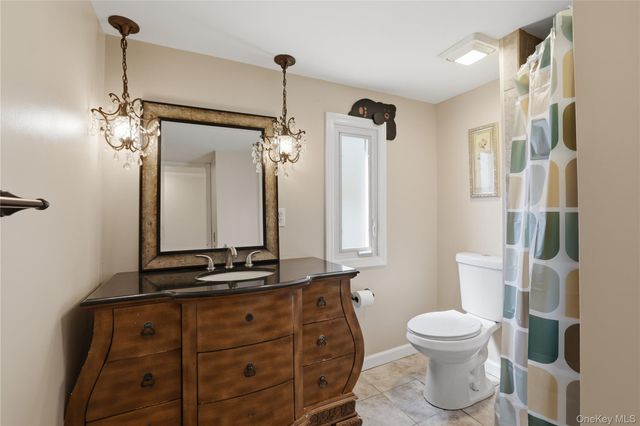 36 sunflower, Bohemia, NY 11716