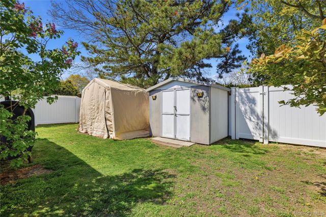 36 sunflower, Bohemia, NY 11716
