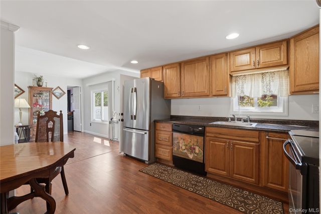 36 sunflower, Bohemia, NY 11716