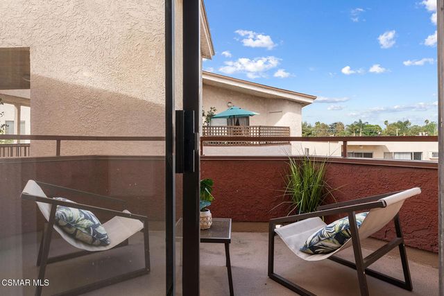 11939 Weddington Street 313, Valley Village, CA 91607