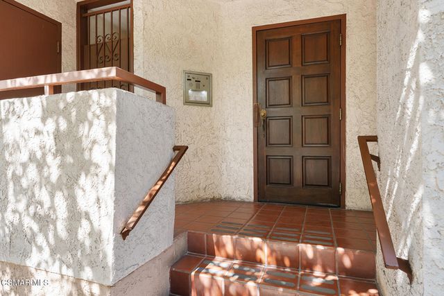 11939 Weddington Street 313, Valley Village, CA 91607