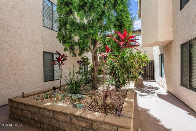 11939 Weddington Street 313, Valley Village, CA 91607