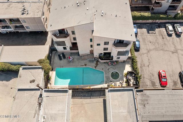 11939 Weddington Street 313, Valley Village, CA 91607