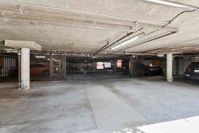 11939 Weddington Street 313, Valley Village, CA 91607