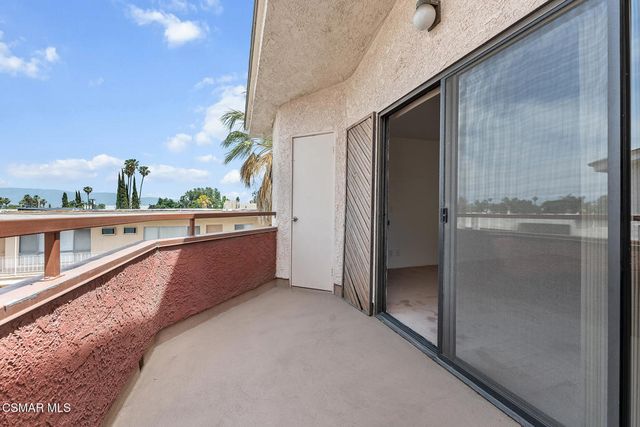 11939 Weddington Street 313, Valley Village, CA 91607