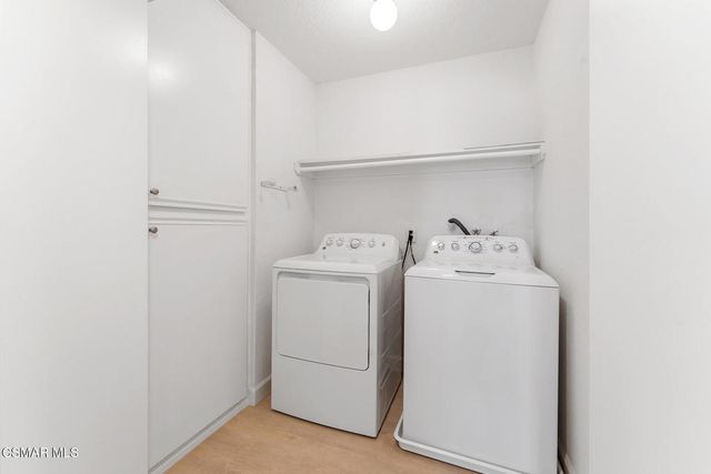 11939 Weddington Street 313, Valley Village, CA 91607