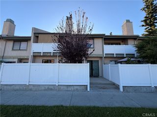 8341 De Soto 10, Canoga Park, CA 91304