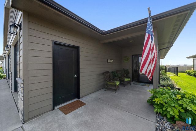 145 Devitt Dr Drive, Harrisburg, SD 57032