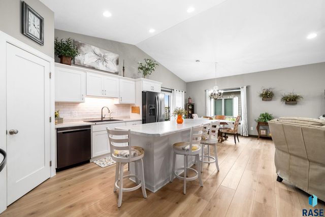 145 Devitt Dr Drive, Harrisburg, SD 57032