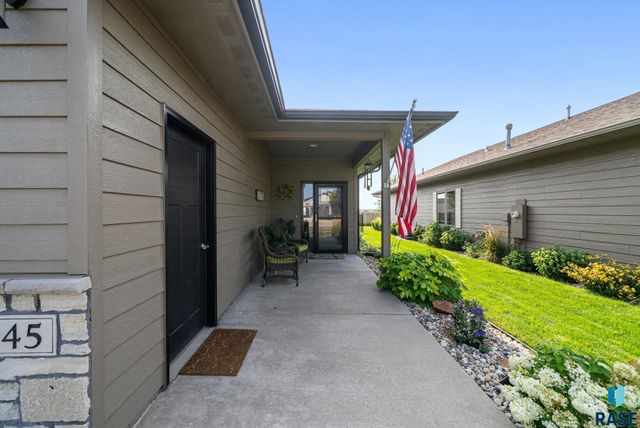 145 Devitt Dr Drive, Harrisburg, SD 57032