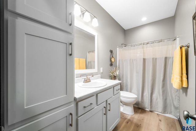 145 Devitt Dr Drive, Harrisburg, SD 57032