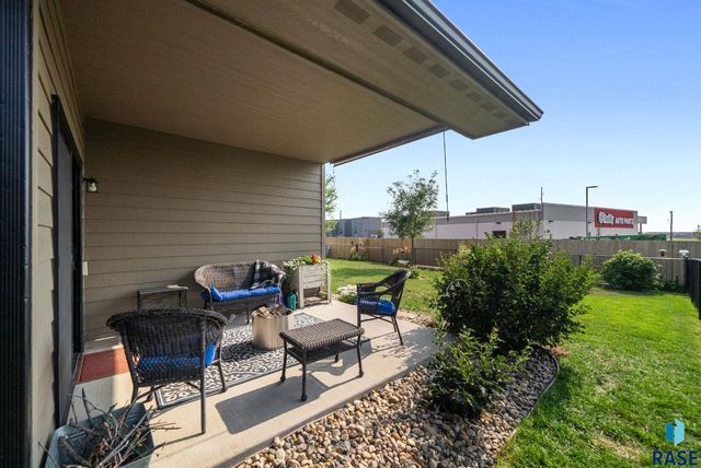 145 Devitt Dr Drive, Harrisburg, SD 57032