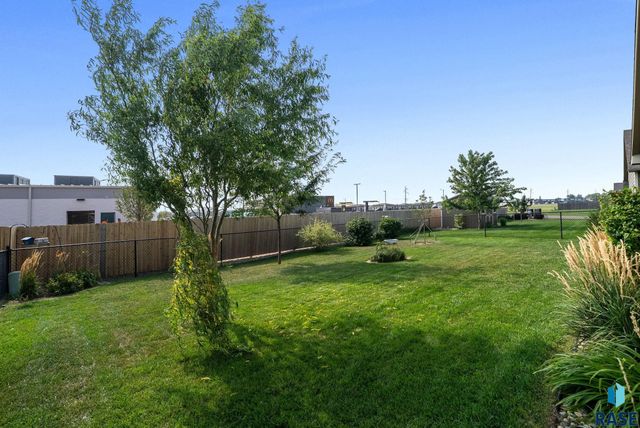 145 Devitt Dr Drive, Harrisburg, SD 57032