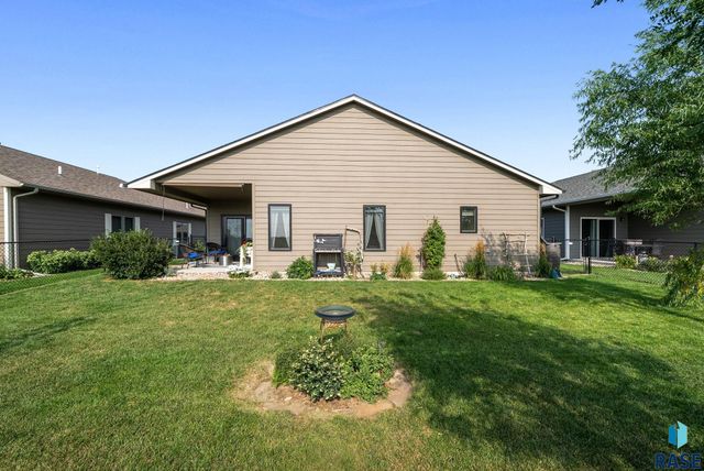 145 Devitt Dr Drive, Harrisburg, SD 57032