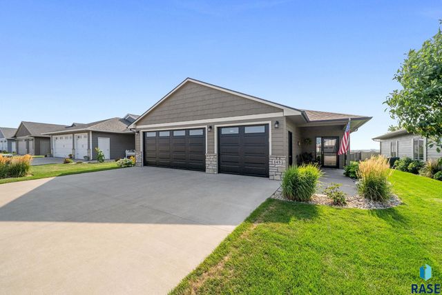 145 Devitt Dr Drive, Harrisburg, SD 57032