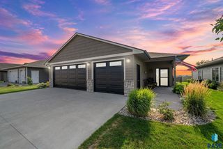 145 Devitt Dr Drive, Harrisburg, SD 57032