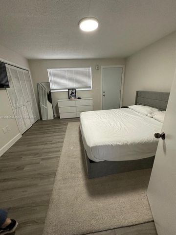 6805 SW 88th Street 18, Pinecrest, FL 33156