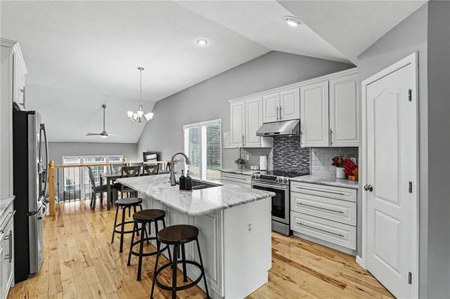 10952 S Emerald Street, Olathe, KS 66062