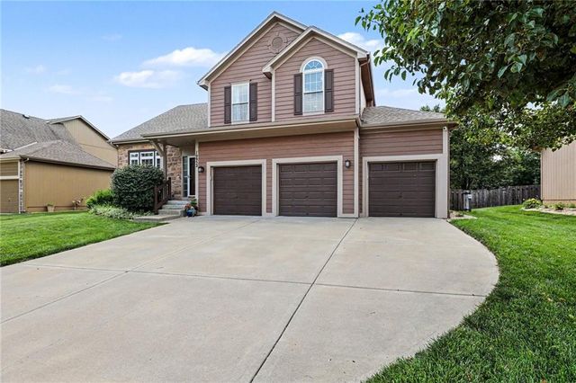 10952 S Emerald Street, Olathe, KS 66062