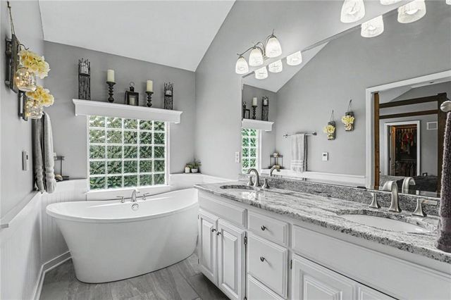 10952 S Emerald Street, Olathe, KS 66062