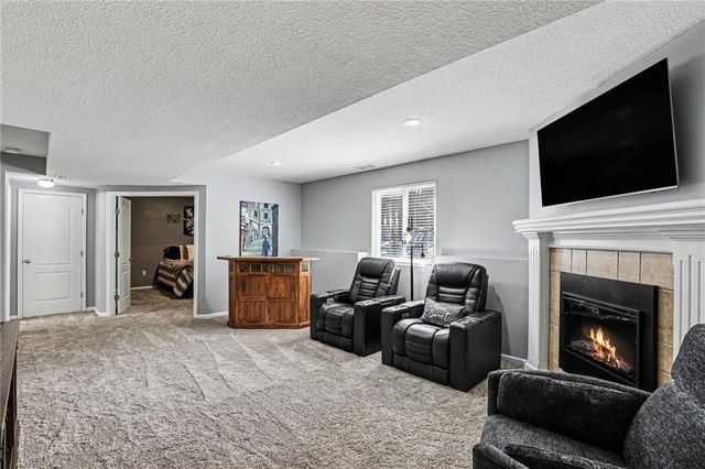 10952 S Emerald Street, Olathe, KS 66062