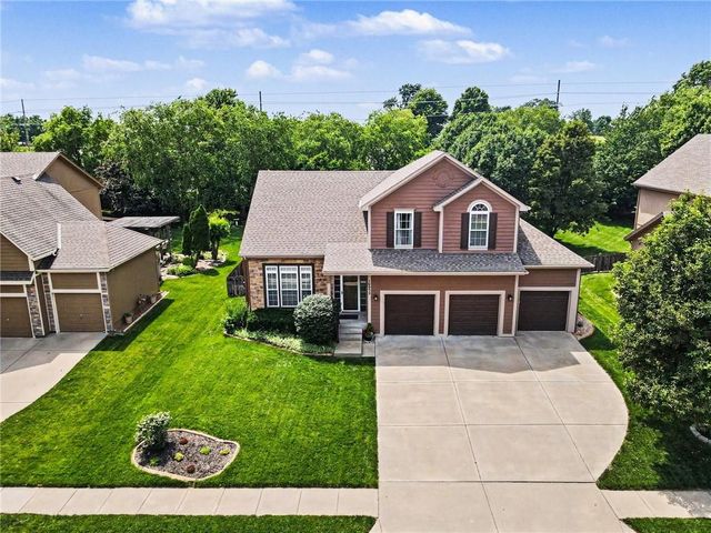 10952 S Emerald Street, Olathe, KS 66062