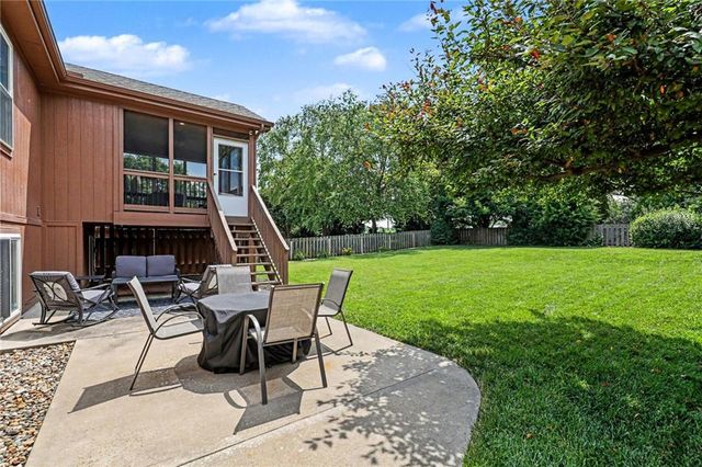 10952 S Emerald Street, Olathe, KS 66062