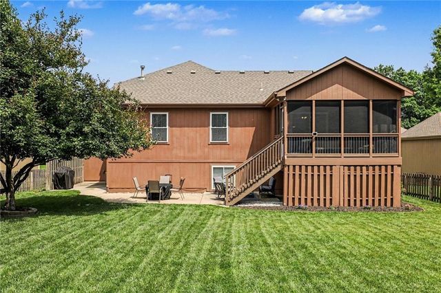 10952 S Emerald Street, Olathe, KS 66062