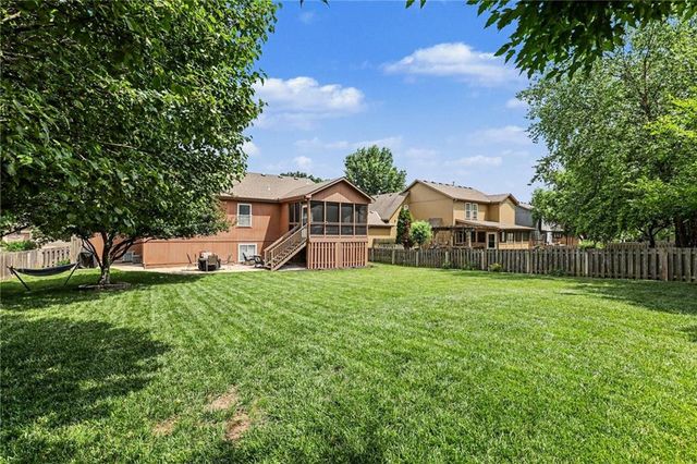 10952 S Emerald Street, Olathe, KS 66062